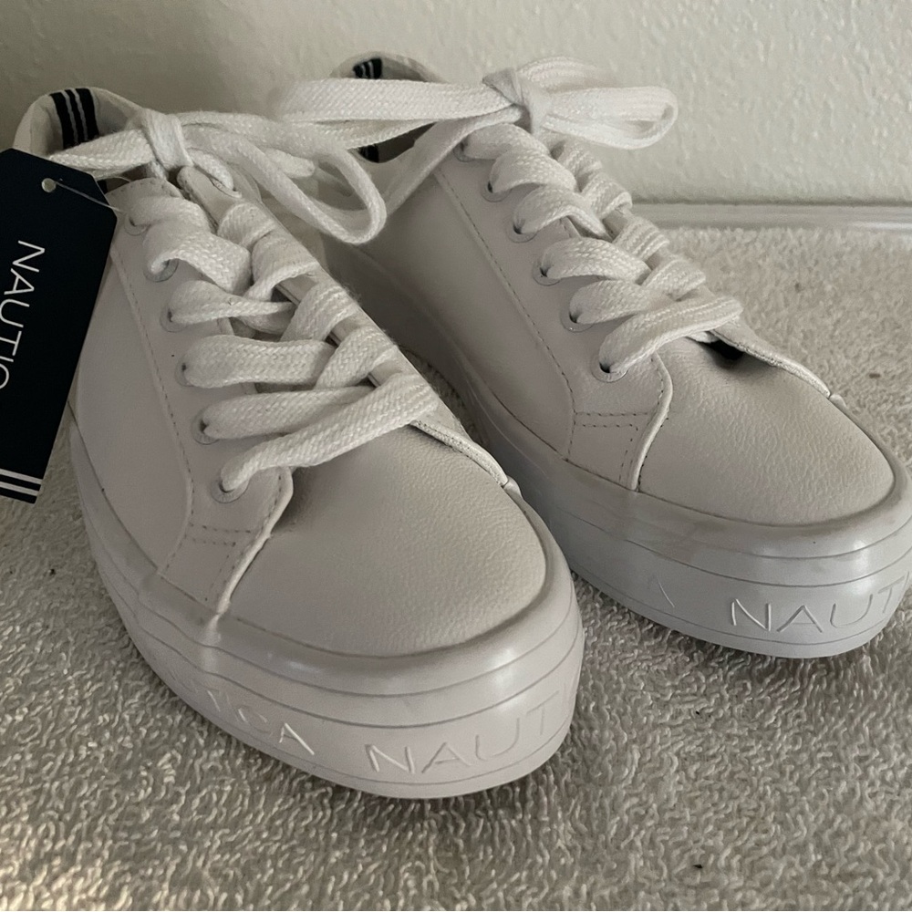 Nautica Vegan Leather Stone White Lace Up Sneakers Tennis Shoes NWT
